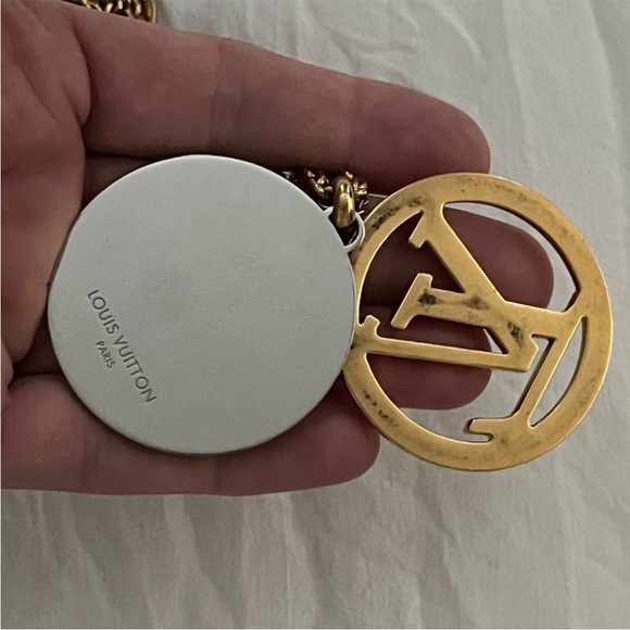 Louis Vuitton Louise Necklace - Picture 14 of 17